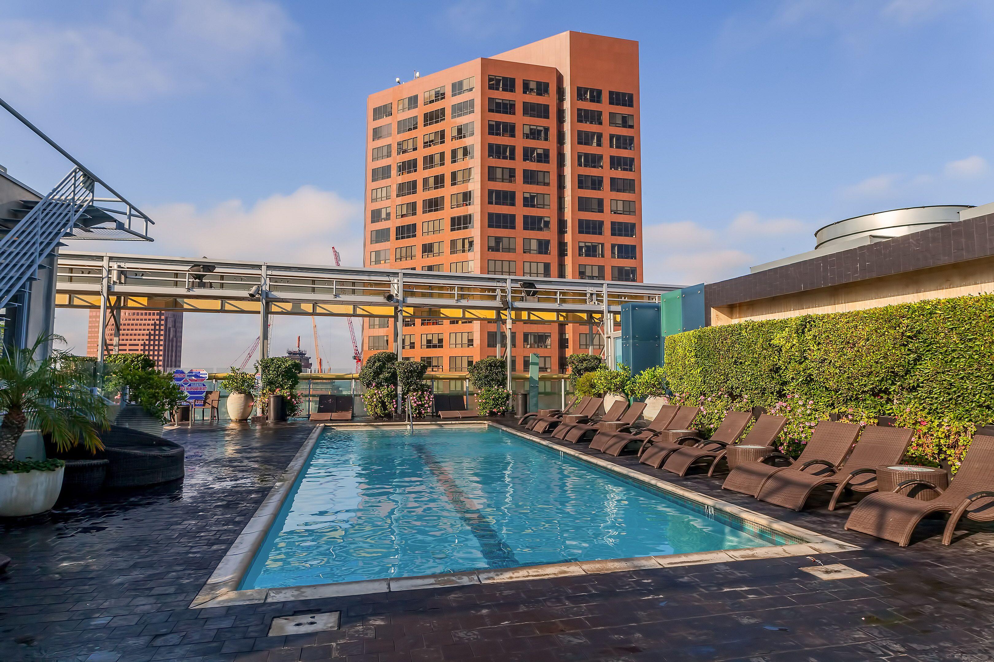 Tenten Wilshire - Official - Los Angeles — Photos 2